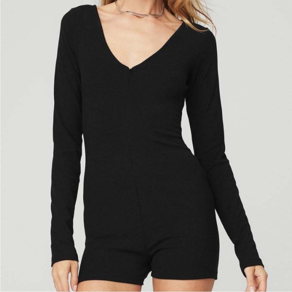 Alo Yoga KEEP IT SLEEK RIBBED ONESIE
